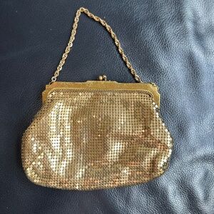 Golden mesh clutch, vintage and perfect for a party